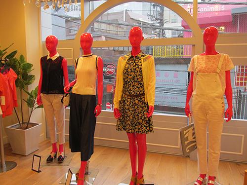 「アンドモア」の巻頭に掲載する商品