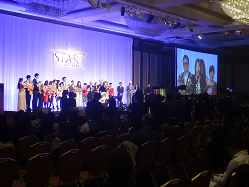 約４００人が参集した「スターイベント」会場のようす