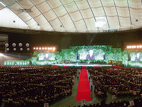約1万人が参集した「2015　ヤクルト世界大会」