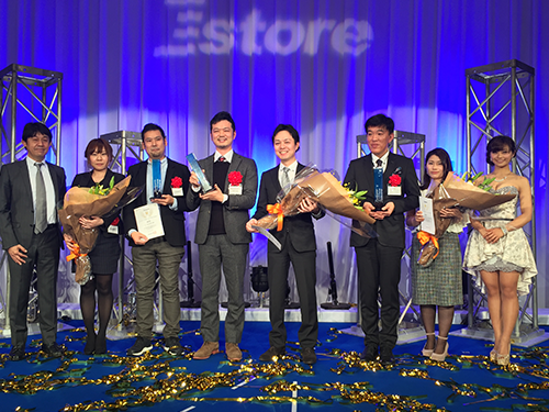 上位３社の記念撮影