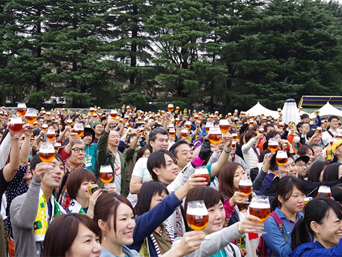 「超宴」では同社のビールファンら約4000人がビールを楽しんだ
