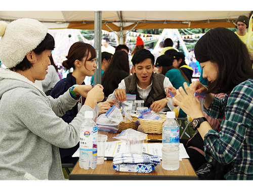 同社ファン約４０００人がビールを楽しんだ