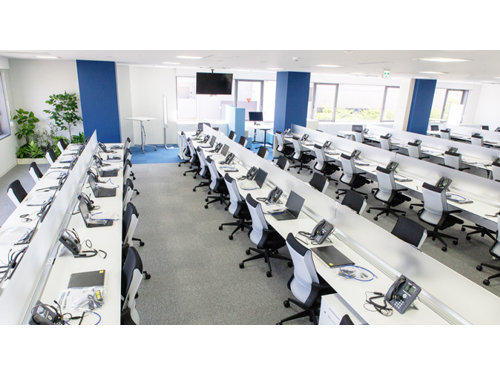 女性だけのアドバイスチームが中心となりセンターを構築した