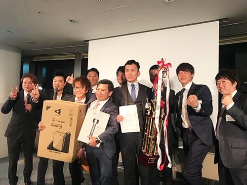 優勝した記念写真