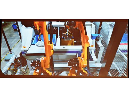 ＭＵＪＩＮと開発するアパレル製品向けピッキングロボ