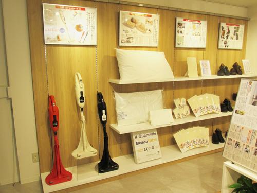 新商品や定番商品を展示しているカタログハウスのショールーム