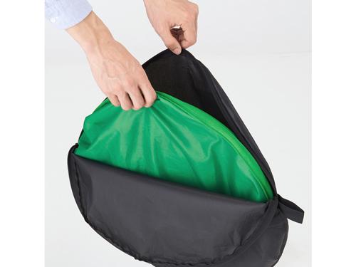 折り畳むことで持ち運びに対応