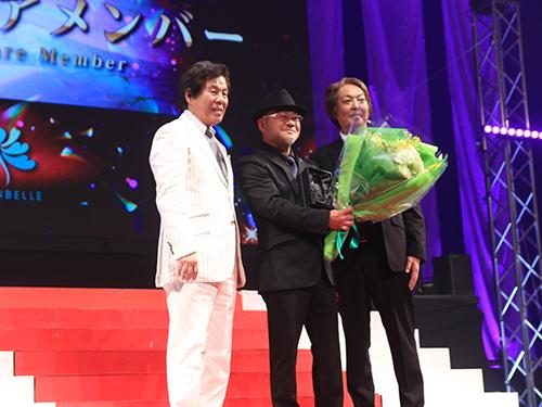 年間ＭＶＰの会員の表彰も行われた（写真左＝濱松治社長）