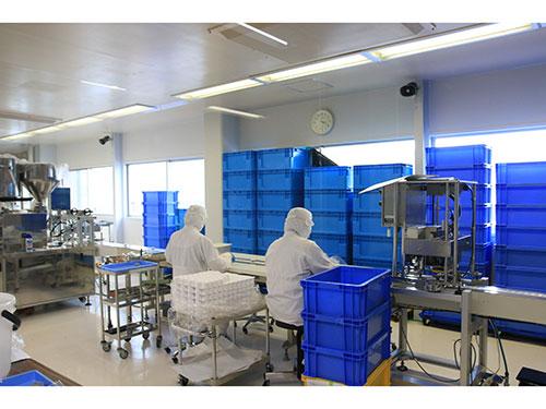 化粧品工場内の様子