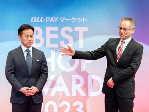 尾﨑高士社長（写真右）と4月1日付で代表取締役社長に就任する桑田祐二副社長