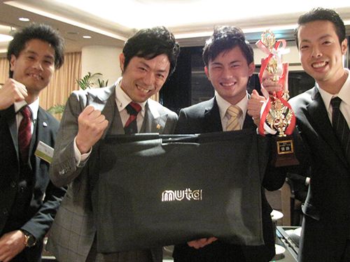 悲願の初優勝を果たしたプレジャーハウス