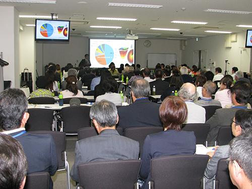 関係者ら約150人が詰めかけた学術発表会の様子