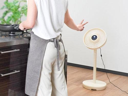 ハンドサインでも操作可能