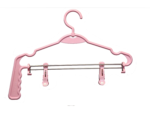 金属製の開放レバーを押すだけで瞬時に衣類が取り外せる「魔法のスカートハンガースカットちゃん」