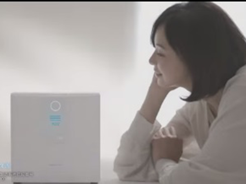 モデルのＳＨＩＨＯを起用したテレビＣＭ