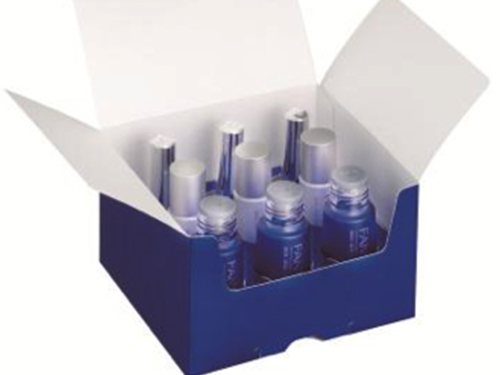 パウダーとエッセンスを混ぜ合わせて使用する「スキンケアソリュージョン」