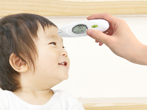 額や耳でも測れる体温計「赤外線体温計」
