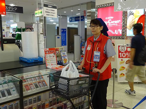 「どーぞカウンターを設置した西友・成増店」