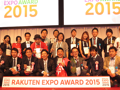 九州・沖縄エリアの受賞者と髙橋理人常務執行役員（前列左から4人目）