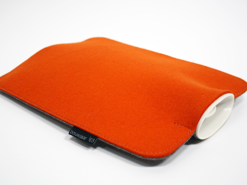 カバーは7色を展開