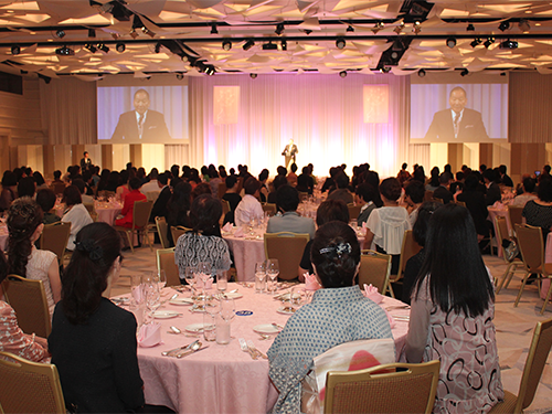 全国から３５０人が参加した「第１回コンベンション」の様子