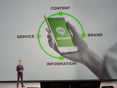 出澤剛CEOはLINEがスマホのポータルサ―ビスを目指す方針を説明
