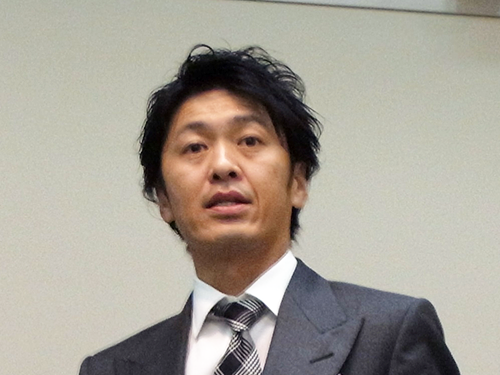 事業計画を発表する小渕宏二社長