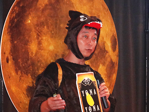 イベント冒頭、あいさつに立った井出社長