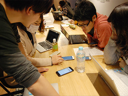 メルカリにイベントでフリマアプリについて学ぶ参加者