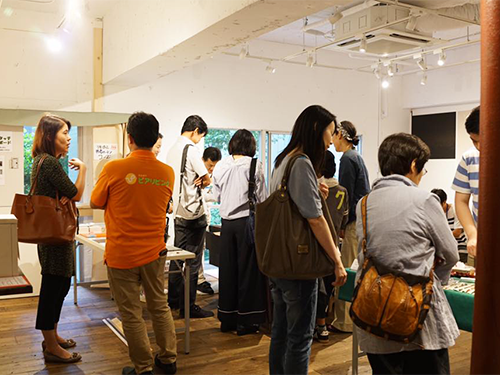 合同展示会会場のようす