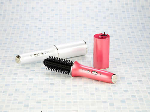 日本テレビ通販事業部が開発したコードレスアイロン「ヒートイオンボーテ」