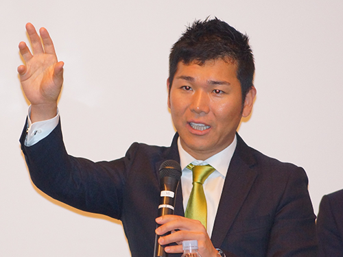 説明会で報道陣の質問に答えるＲＩＺＡＰグループの瀬戸健代表取締役社長