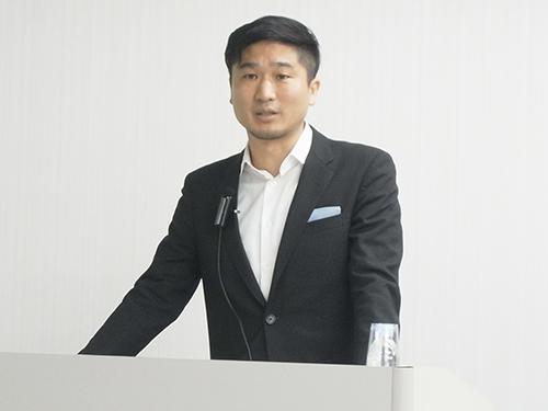 成長性を説明する樋口敦士社長