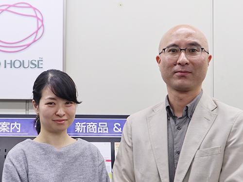 地域振興部の梅川大輔氏（写真右）と広報部の磯田幸美氏（同左）