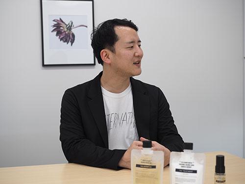 LINE活用を説明するバルクオムの野口卓也CEO