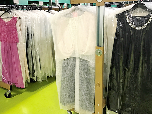 3500点の商品を扱う。その内、約半数が40〜60代向け