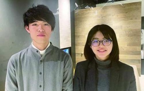 新人賞を受賞した畠山千東路さん（左）と味元怜瑳さん