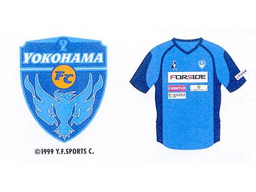 横浜FCユニフォーム胸部分に社名ロゴが入る