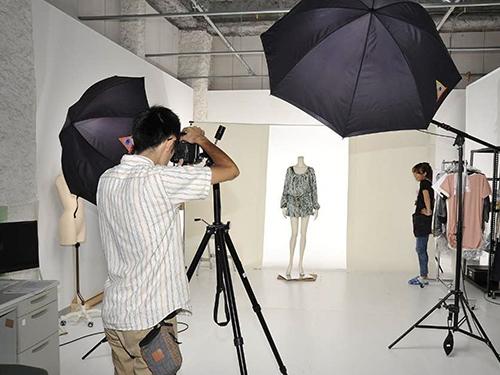 物流センター内に設置している撮影スタジオ