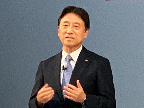 登壇したドコモの吉澤和弘社長