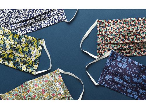 「フォーマルなマスクだけでなく、華やかな絵柄も展開」