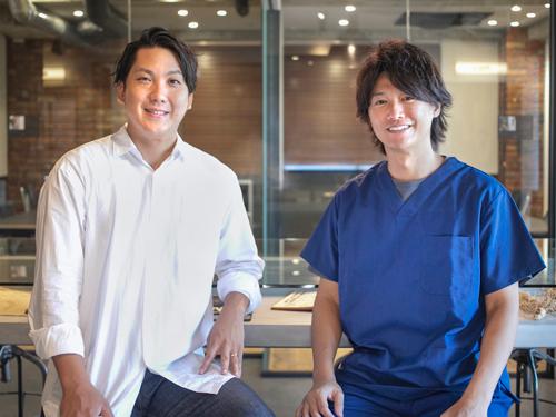 大久保泰介社長（写真左）と佐藤貴紀社長
