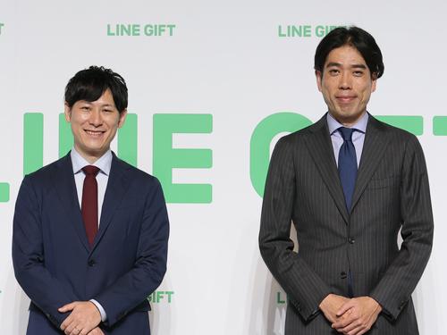 「ＬＩＮＥギフト」の事業戦略発表会で登壇したＬＩＮＥ　ギフト事業部　米田昌平事業部長（写真左）とヤフー　コマースカンパニー・ショッピング統括部長　畑中基執行役員