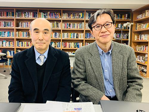 一般社団法人日本マーケティング・リサーチ協会の中路達也事務局長（写真左）と小林恵一事務局長代理
