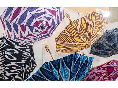 一つ一つ異なる色柄を持つ