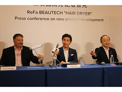 記者会見の様子