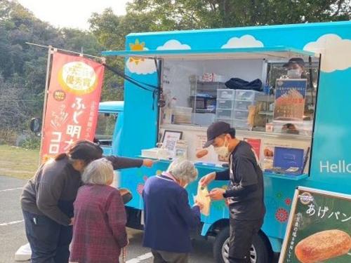 キッチンカー販売の様子