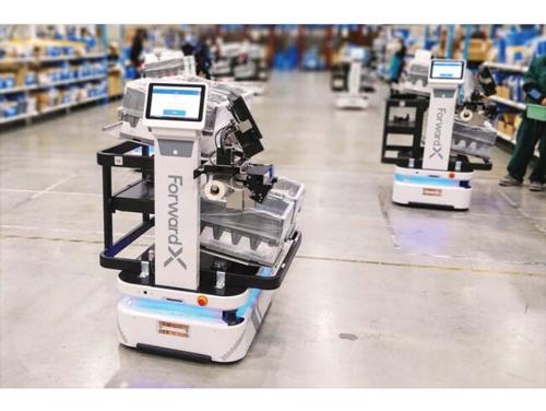 オルビスが導入した自律走行搬送ロボット