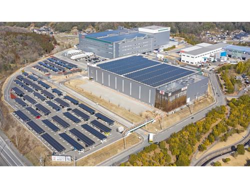 尾道市の流通センター・社員駐車場に自家消費型太陽光発電設備を設置