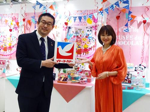 チョコレートジャーナリスト　市川歩美氏（写真右）